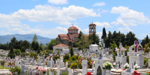 Πανηγυρίζει ο Ιερός Κοιμητηριακός Ναός Αγίας Τριάδας Τριπόλεως