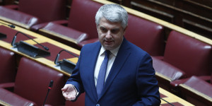 Ο Οδυσσέας Κωνσταντινόπουλος συνυπογράφει ερώτηση για το σιδηροδρομικό δίκτυο Πελοποννήσου