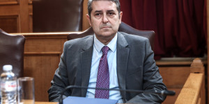 Στη Μ.Ε.Θ. του Ευαγγελισμού νοσηλεύεται ο υφυπουργός παρά τω πρωθυπουργώ