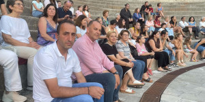 Καταιγιστικό χειροκρότημα στη Δημητσάνα για το "DoBirdsDream of Flying?"