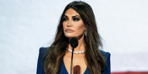 Kimberly Guilfoyle: Τι έλεγε το 2015 για τους Έλληνες η πιθανή μελλοντική πρέσβειρα των ΗΠΑ
