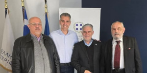 Στον Αντιπεριφερειάρχη Κεντρικού Τομέα Αττικής μέλη του Δ.Σ. της Παναρκαδικής Ομοσπονδίας