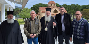 Ευχές και δώρα στο Δεκάζειο Γηροκομείο Τρίπολης από την Περιφέρεια Πελοποννήσου