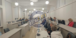 Κώστας Τζιούμης: Δεν μπορούμε και δεν θα επιστρέψουμε χρήματα για τα "σπιτάκια ανακύκλωσης"!