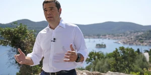 Πόσο κοστίζει το βιβλίο του Αλέξη Τσίπρα;