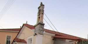 Πανηγυρίζει το παρεκκλήσι του Αγίου Νικολάου δίπλα στο Αρχαιολογικό Μουσείο Τρίπολης