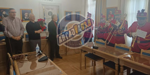 Μελωδίες Χριστουγέννων και κάλαντα στο Κεντρικό Διοικητήριο της Περιφέρειας στην Τρίπολη