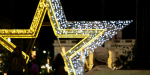 Ξεκινά η πληρωμή του Δώρου Χριστουγέννων – Πώς υπολογίζεται και τι ισχύει για τους εργοδότες