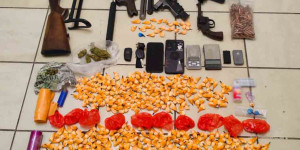 Αργολίδα: Συνελήφθησαν δύο νεαροί με ναρκωτικά και όπλα