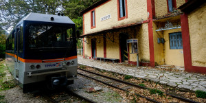 Ματαιώνονται τρία δρομολόγια λόγω πτώσης βράχου στην σιδηροδρομική γραμμή Διακοπτού