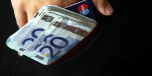 Αυξήσεις θα δουν από σήμερα οι εργαζόμενοι στον ιδιωτικό τομέα