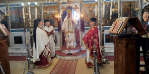 Αρχιερατική Θεία Λειτουργία στον Ι.Ν. Κοιμήσεως της Θεοτόκου στο Χρυσοβίτσι
