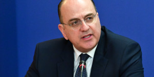 "Ζητώ τον πλήρη, έντοκο καταλογισμό οποιωνδήποτε αχρεωστήτως καταβληθέντων σε εμένα ποσών"