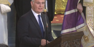 Το τελευταίο αντίο στον Νίκο Ταγαρά -  Ο επικήδειος του Δημήτρη Πτωχού