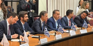 Παπασταύρου στο Χιούστον: Chevron και ExxonMobil επιβεβαιώνουν το ενδιαφέρον για την Ελλάδα