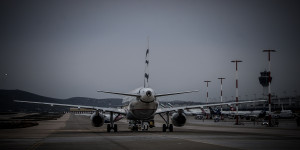 Με προβλήματα διεξάγονται οι αεροπορικές πτήσεις σε όλη την Ελλάδα