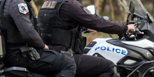 Τρεις συλλήψεις για κλοπή ρεύματος σε καταυλισμούς ρομά στην Κορινθία