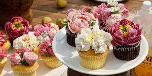 Εορτολόγιο: Ποιος γιορτάζει σήμερα 19 Απριλίου - Σε ποιους θα πείτε "χρόνια πολλά"