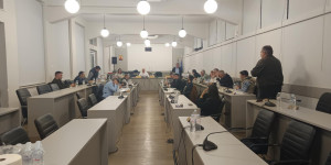 Τζιούμης: "Έχω βάλει και....μέσον στο Υπουργείο για να προχωρήσει το κολυμβητήριο" (vd)