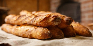 Ακρίβεια στο ψωμί: Οι φούρνοι αυξάνουν τις τιμές λόγω κόστους παραγωγής - Πόσο πωλείται η φρατζόλα