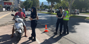 Πάνω από 10 παραβάσεις βεβαιώθηκαν στο πλαίσιο της εκστρατείας "Μηδενική ανοχή στη μη χρήση κράνους