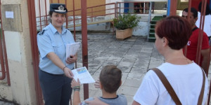 Ενστολοι αστυνομικοί θα μοιράσουν ενημερωτικά φυλλάδια και σε σχολεία της Τρίπολης
