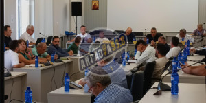 ΄"Θερμό" ξεκίνημα της ειδικής συνεδρίασης του Δημοτικού Συμβουλίου της Τρίπολης (vd)
