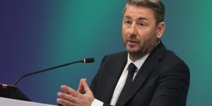 Ανδρουλάκης: Νίκη του ΠΑΣΟΚ και ήττα της Ν.Δ. σημαίνει αλλαγή σελίδας για τον τόπο