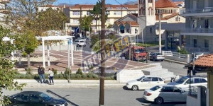 Συναγερμός στην πλατεία Μπασιάκου για αυτοκίνητο που έβγαζε καπνούς