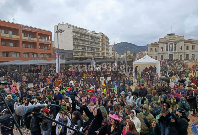 Η Πλατεία Άρεως γέμισε χρώματα! (pics, vids)