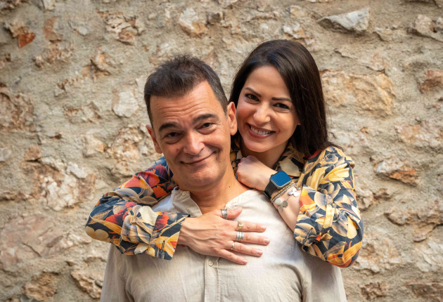 Η θεατρική παράσταση "Check In για 2" έρχεται στην Τρίπολη