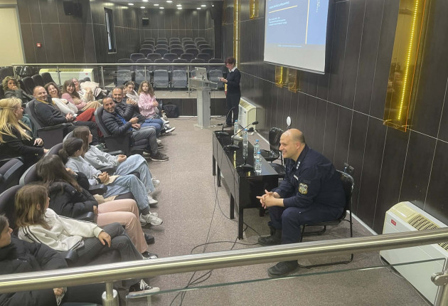 "Σπάμε τις αόρατες αλυσίδες των εξαρτήσεων": Η Γορτυνία μίλησε ανοιχτά για τον εθισμό