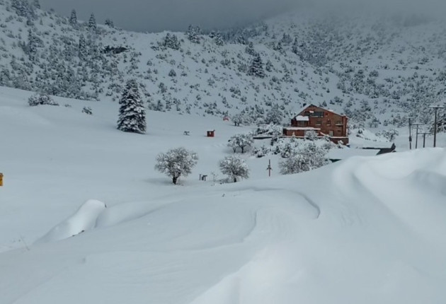 Σε λειτουργία όλες οι πίστες στο Χιονοδρομικό Κέντρο Μαινάλου