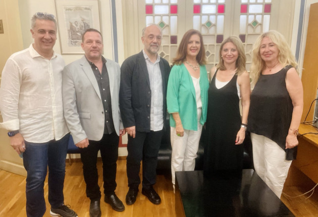 Συνάντηση στελεχών της "Νέας Πελοποννήσου" με τη Μαρία Καρυστιανού