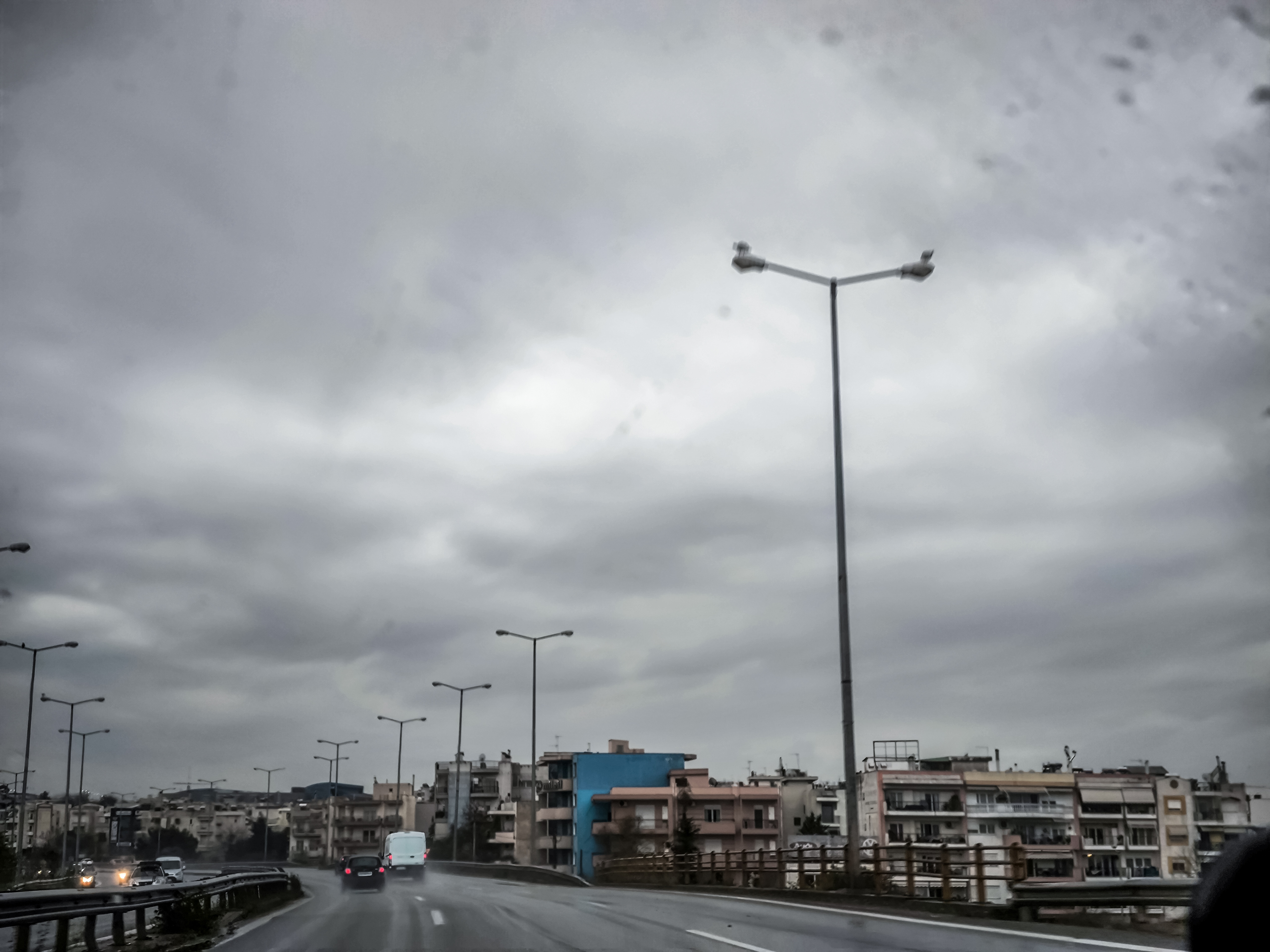 &Tau;&rho;ί&pi;&omicron;&lambda;&eta;: &Omicron; &kappa;&alpha;&iota;&rho;ό&sigmaf; &sigma;ή&mu;&epsilon;&rho;&alpha;, 24 &Mu;&alpha;ΐ&omicron;&upsilon;
