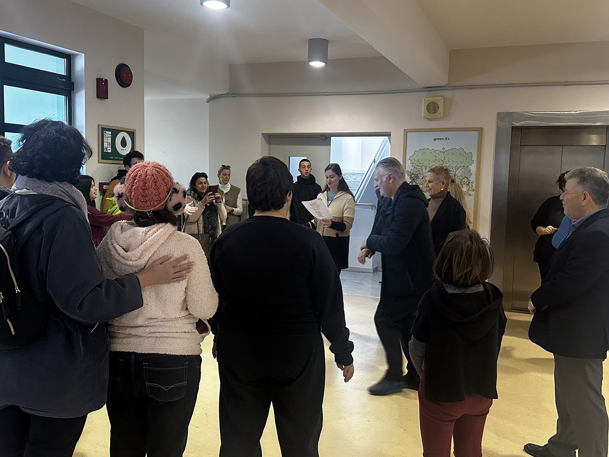 Χριστουγεννιάτικες ευχές και χαμόγελα σε σχολεία Ειδικής Αγωγής και Εκπαίδευσης της Καλαμάτας για τον Περιφερειάρχη Πελοποννήσου