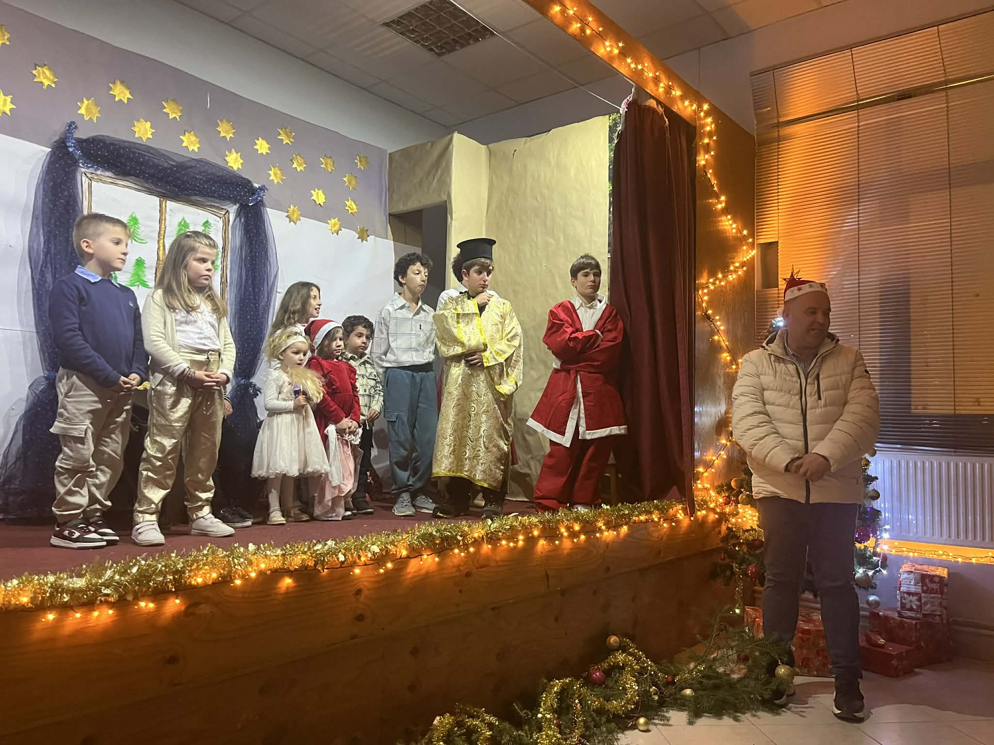 Γιορτινές στιγμές χαράς στο Δημοτικό Σχολείο Βαλτεσινίκου