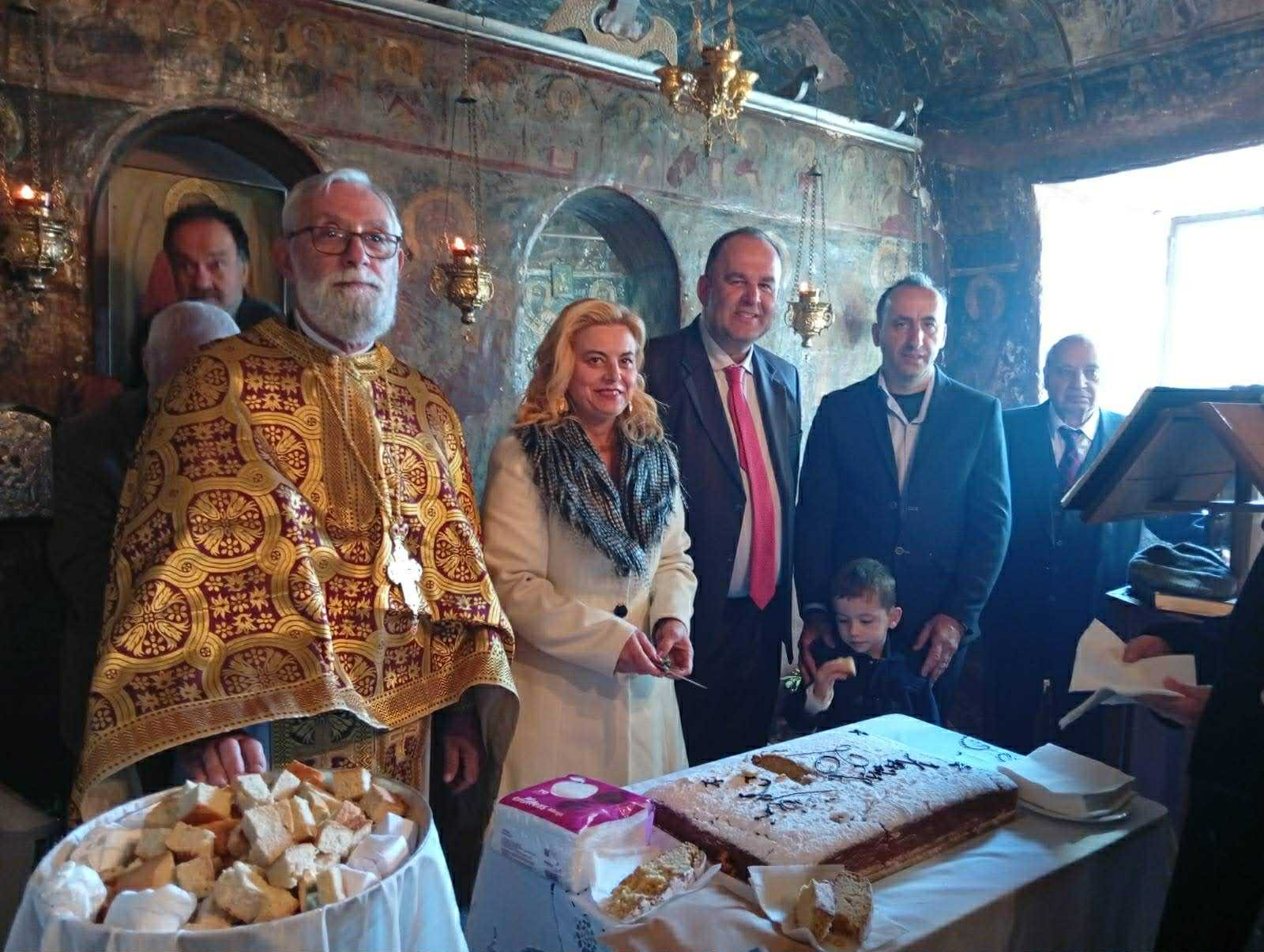 Σε γιορτινό κλίμα έκοψαν Πρωτοχρονιάτικες πίτες η Δημητσάνα και η Στεμνίτσα