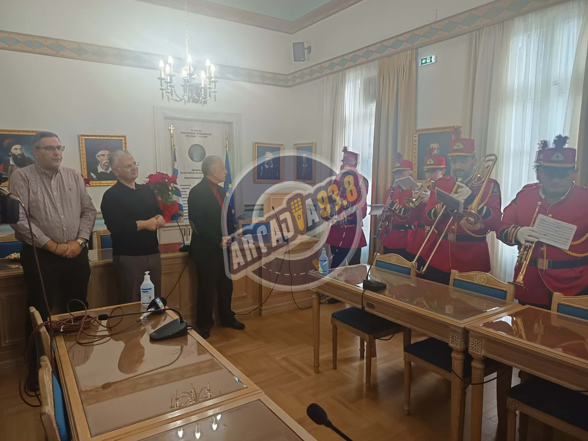 Μελωδίες Χριστουγέννων και κάλαντα στο Κεντρικό Διοικητήριο της Περιφέρειας στην Τρίπολη