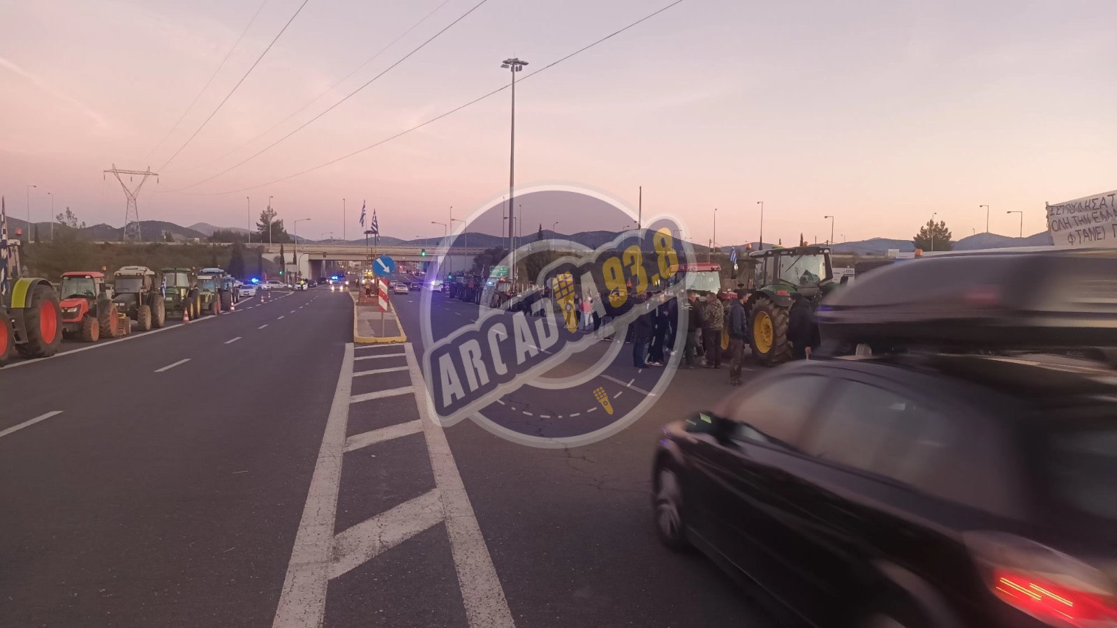 Συμβολικός αποκλεισμός του «Μορέα» από αγρότες για 15 λεπτά