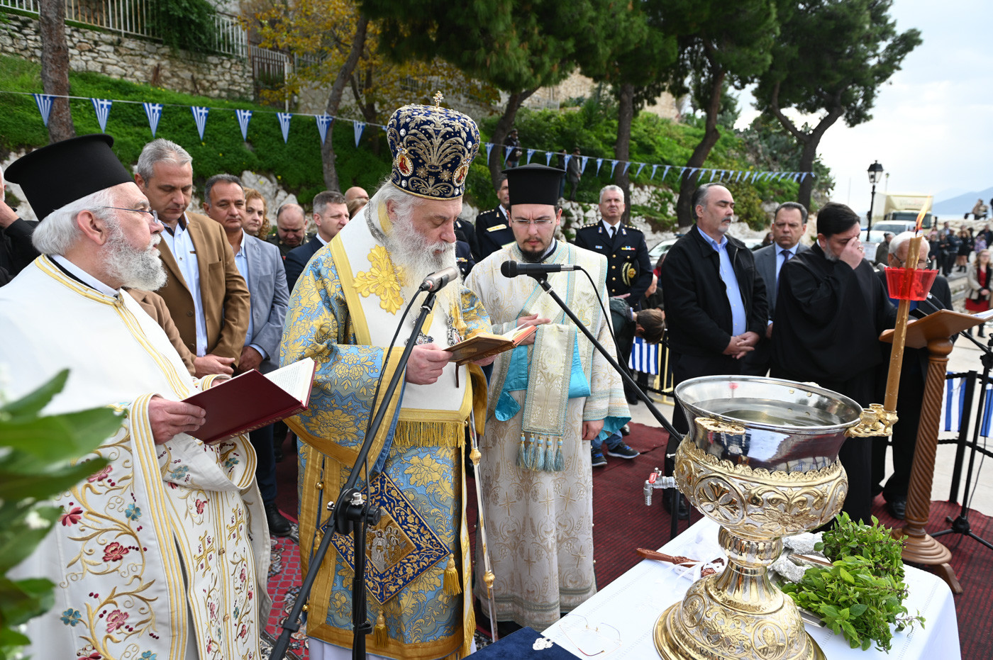 Ο εορτασμός των Θεοφανείων στην Ι. Μητρόπολη Μαντινείας και Κυνουρίας