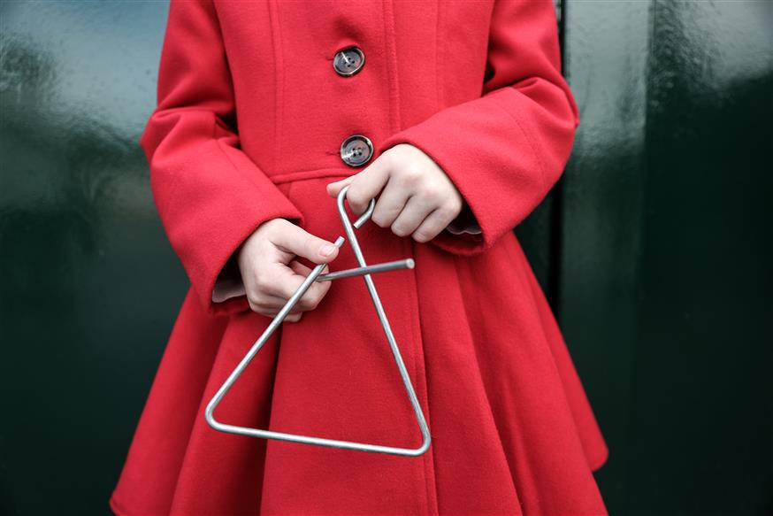 Γιατί λέμε τα κάλαντα στις γιορτές – Το έθιμο και η σημασία τους