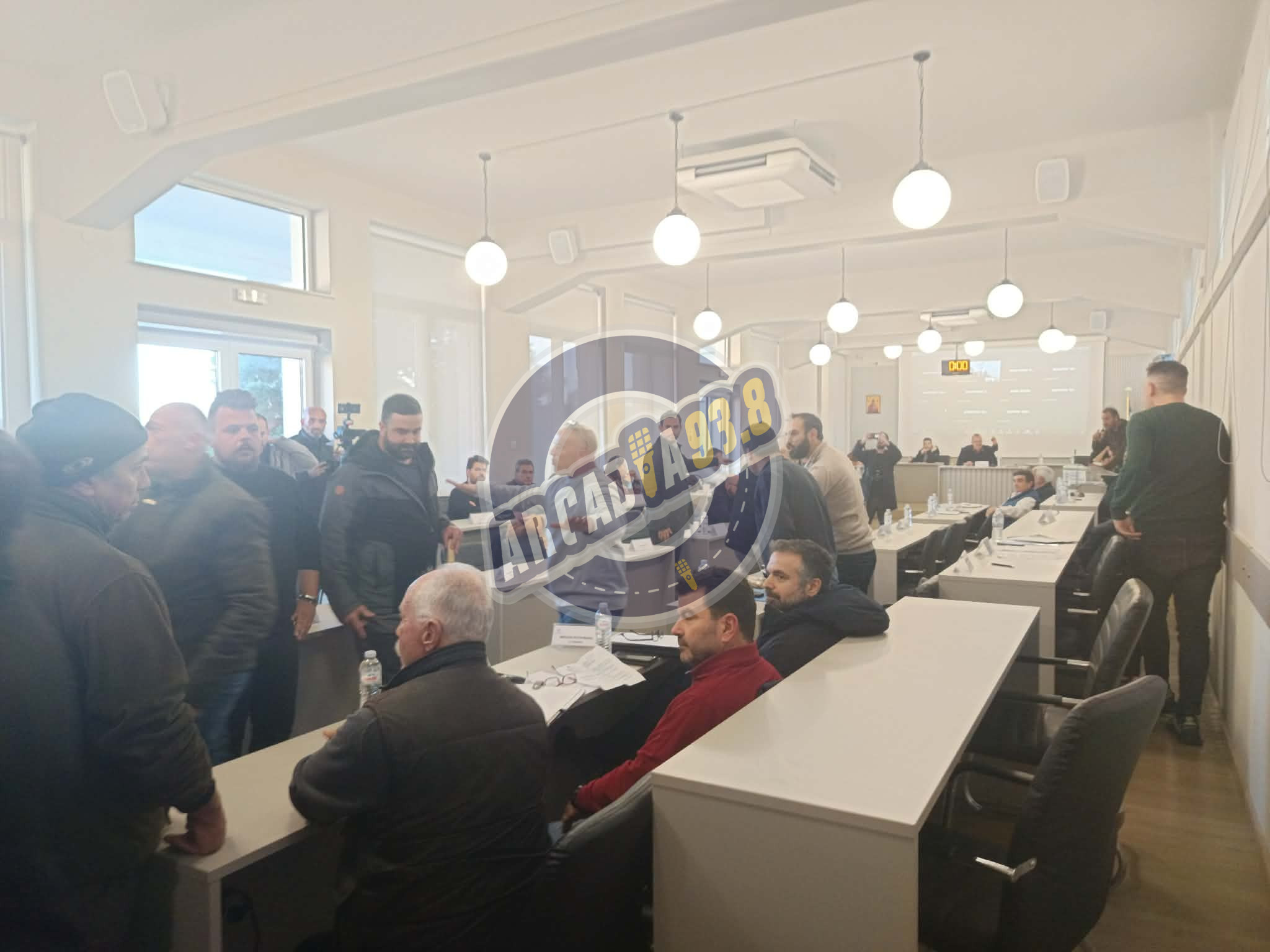 "Εκρηκτικό" το κλίμα εντός Περιφερειακού Συμβουλίου- Τι αποφασίστηκε