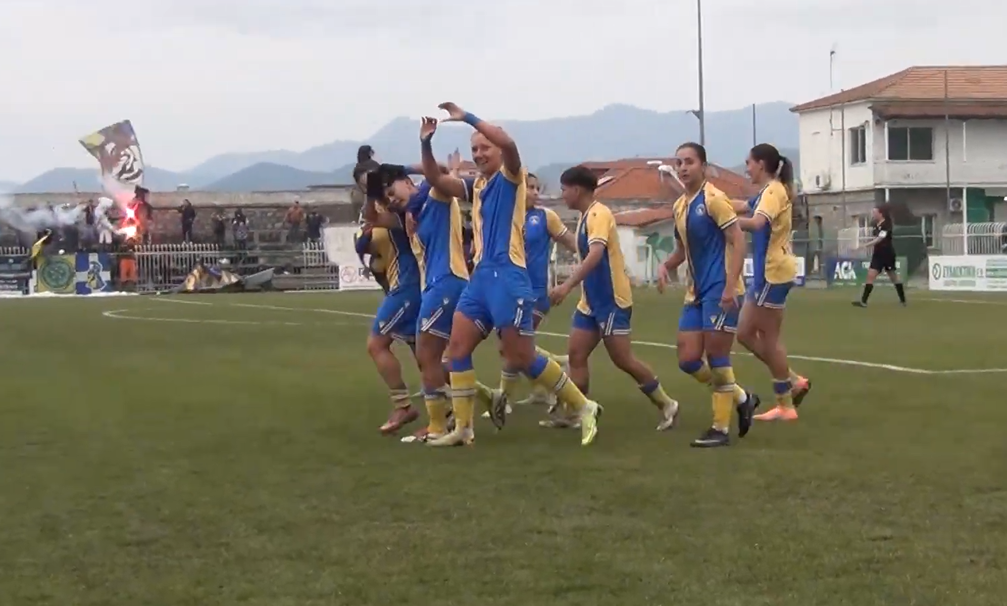 Η "καυτή" ατμόσφαιρα και οι έξαλλοι πανηγυρισμοί - Η παρακάμερα από τη σπουδαία νίκη των κοριτσιών του ΑΣΤΕΡΑ επί της ΑΕΚ