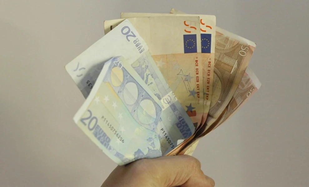 &Pi;&alpha;&kappa;έ&tau;&omicron; &mu;έ&tau;&rho;&omega;&nu; 800 &epsilon;&kappa;&alpha;&tau;. &epsilon;&upsilon;&rho;ώ: &Epsilon;&pi;&iota;&delta;ό&mu;&alpha;&tau;&alpha; &gamma;&iota;&alpha; &omicron;&iota;&kappa;&omicron;&gamma;έ&nu;&epsilon;&iota;&epsilon;&sigmaf; &kappa;&alpha;&iota; &nu;έ&omicron;&iota; &kappa;&alpha;&nu;ό&nu;&epsilon;&sigmaf; &sigma;&tau;&alpha; Airbnb