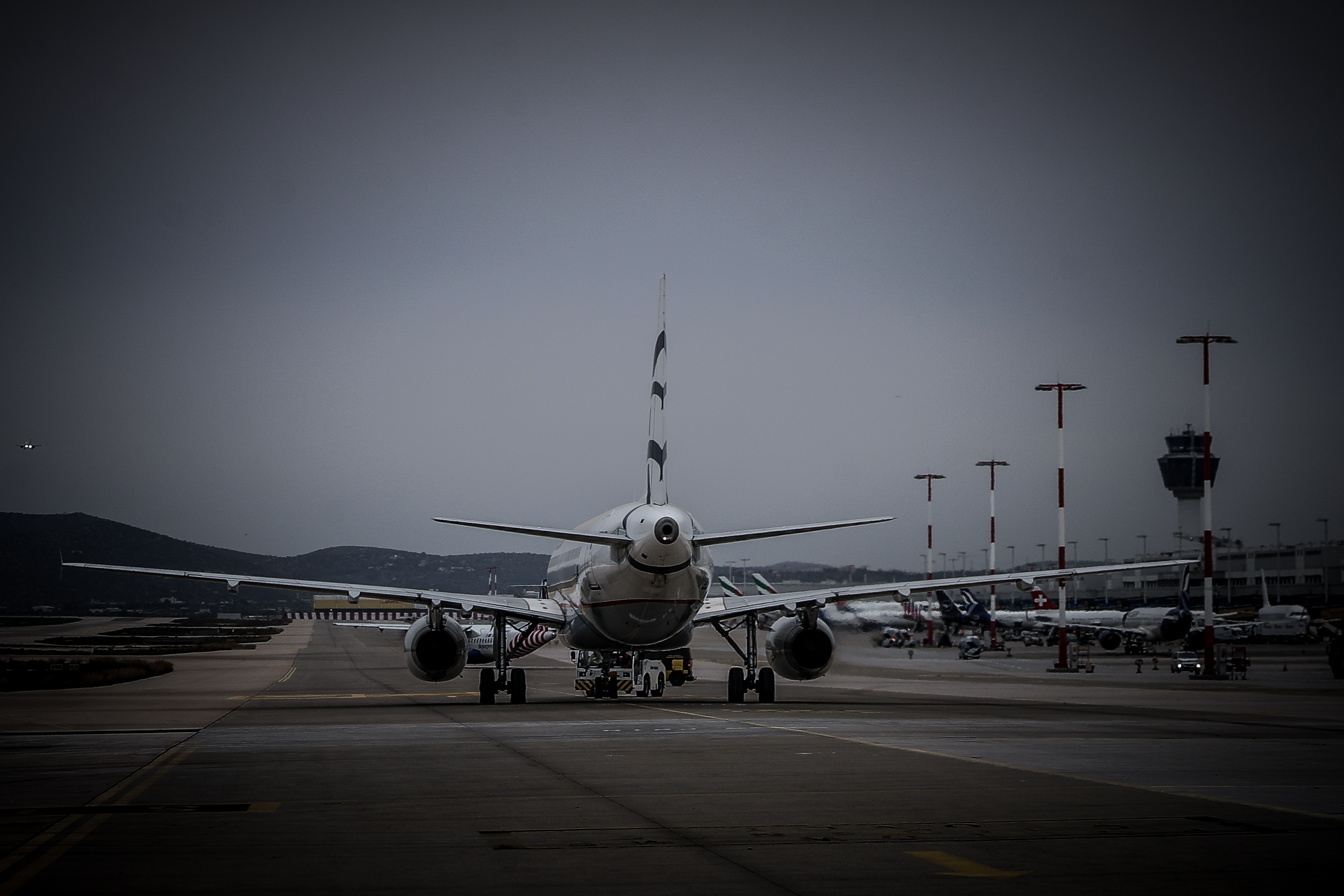 Με προβλήματα διεξάγονται οι αεροπορικές πτήσεις σε όλη την Ελλάδα