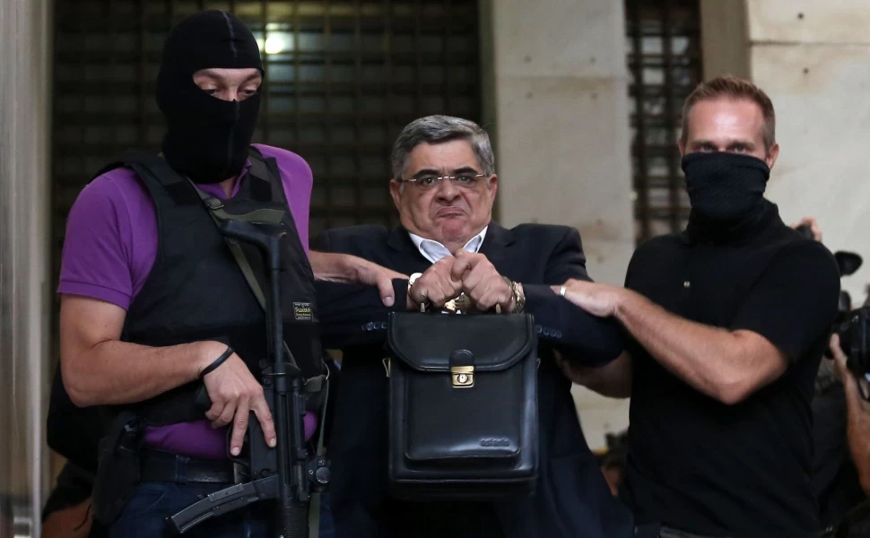 Αποφυλακίστηκε ο αρχηγός της Χρυσής Αυγής Νίκος Μιχαλολιάκος - Επικαλέστηκε λόγους υγείας