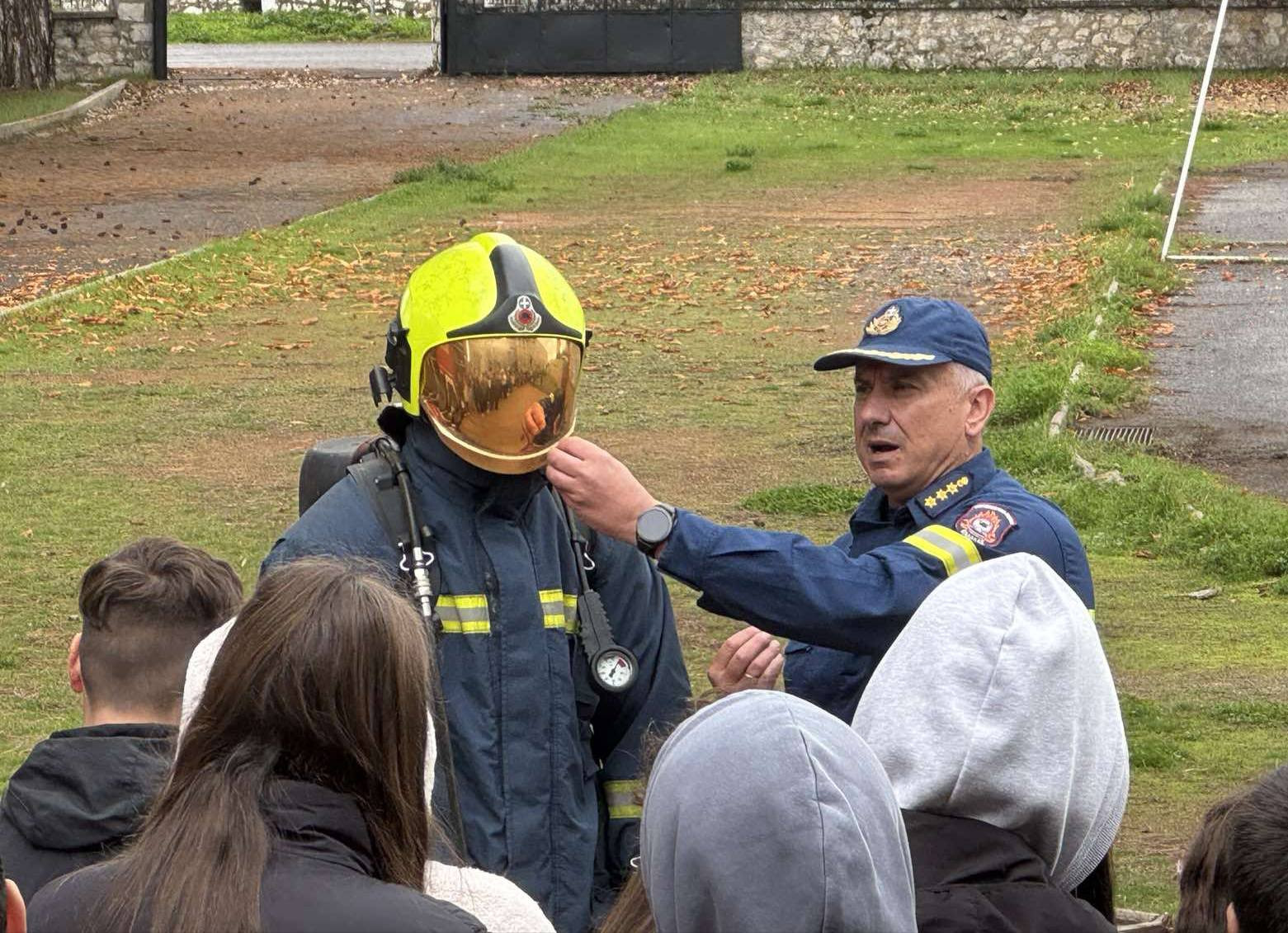 Μαθήματα πυροπροστασίας και πολιτικής προστασίας στο Γυμνάσιο Τεγέας