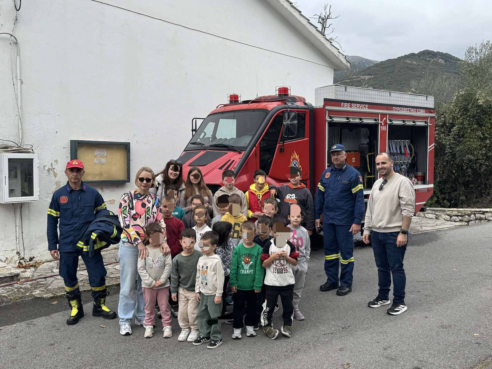 Πρώτη επαφή με την Πυροσβεστική Παιδεία για τα παιδιά στα σχολεία της Κοντοβάζαινας