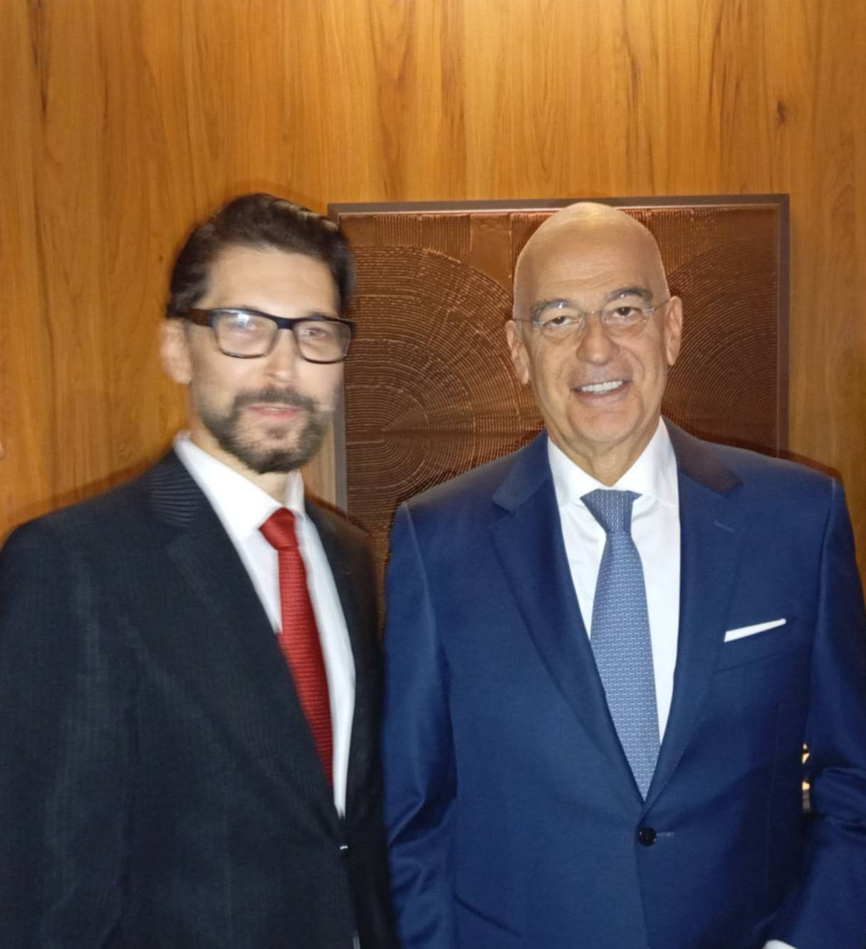 Νίκος Φλώρος: "Οι εκπρόσωποί μας έχουν ρόλο διακοσμητικό"